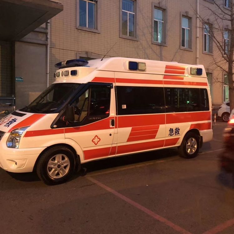 峡江夜间租赁救护车护送病人转院：安全转运的 8 大核心注意事项